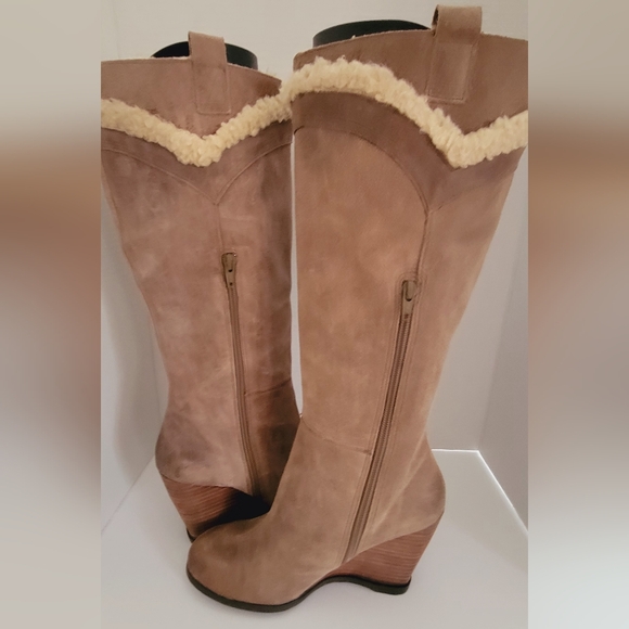 RARE Tall Fergie Shearling Lined Wedge Boots - Picture 2 of 11